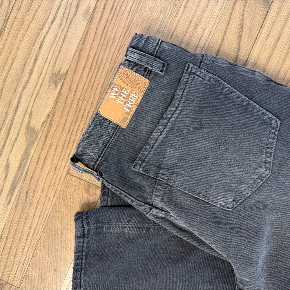 BRAND NEW Free People Relaxed Jeans - Picture 2 of 4